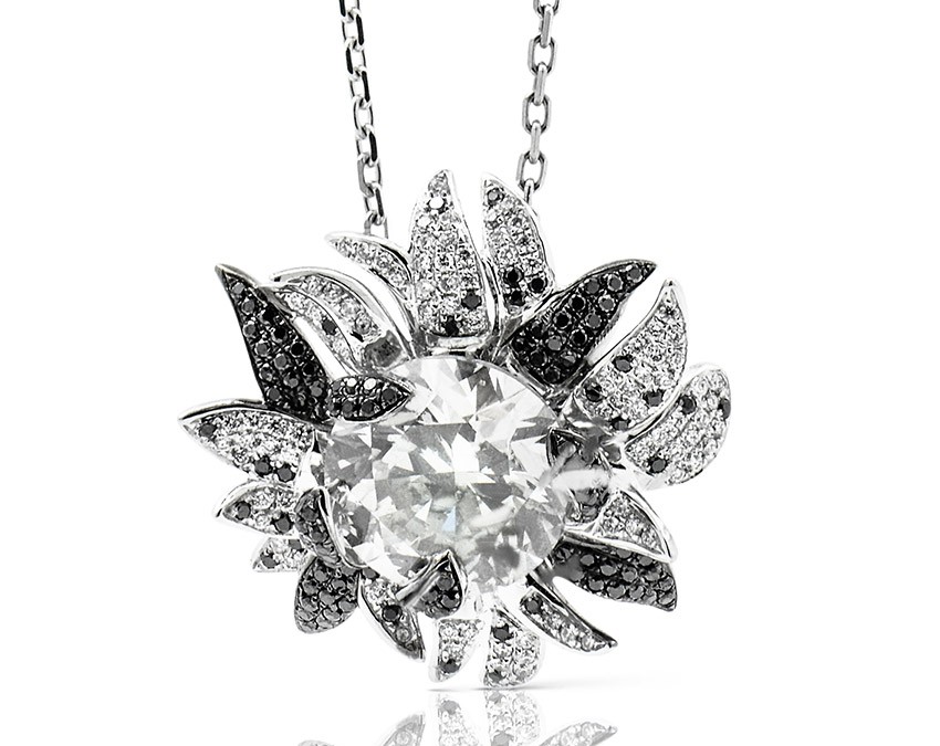 White Diamond Necklace, 5.11 Carat, Round shape