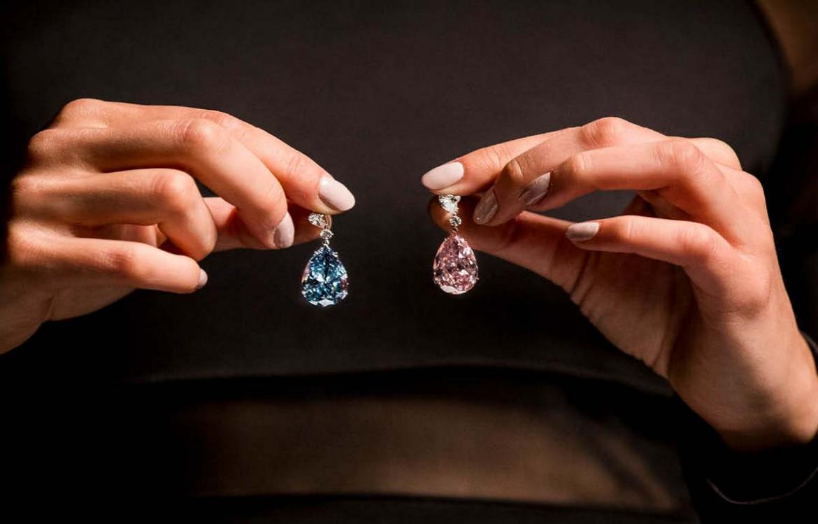 Apollo and Artemis: Divine colored diamond earrings set record