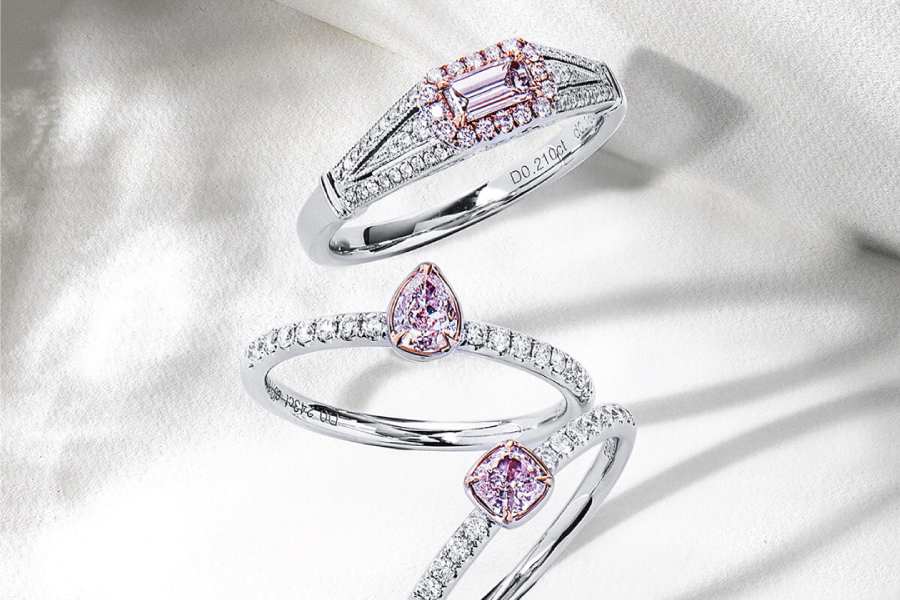 Colorful diamond rings