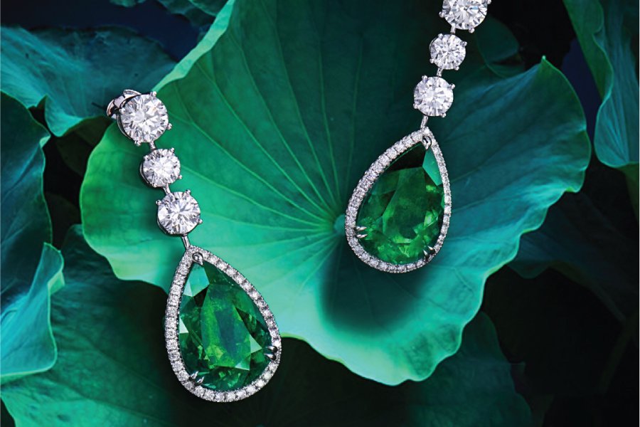 How to Determine the Authenticity of Natural Emeralds