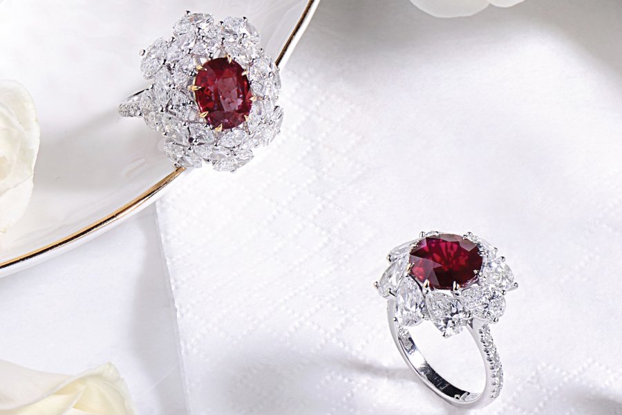 Why Choose a Custom Diamond Engagement Ring?