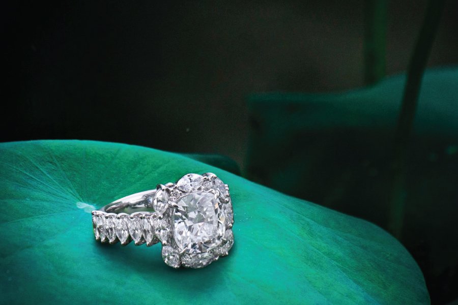 A stunning and beautiful diamond ring
