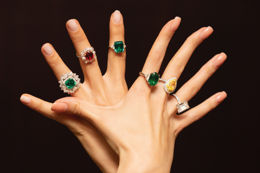 A Guide on How to Wear Multiple Rings - Astteria