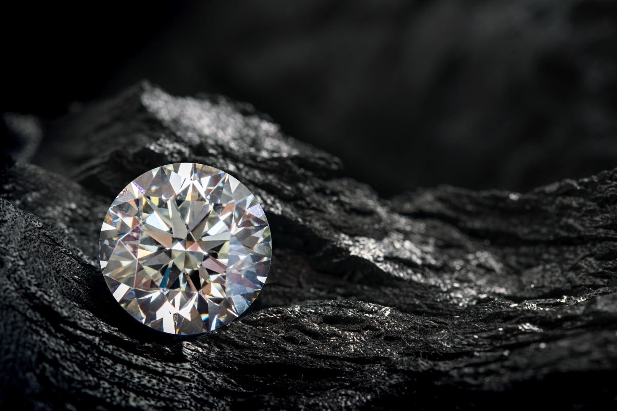 Fake diamonds helped scientists find the hottest temperature ever recorded  on Earth