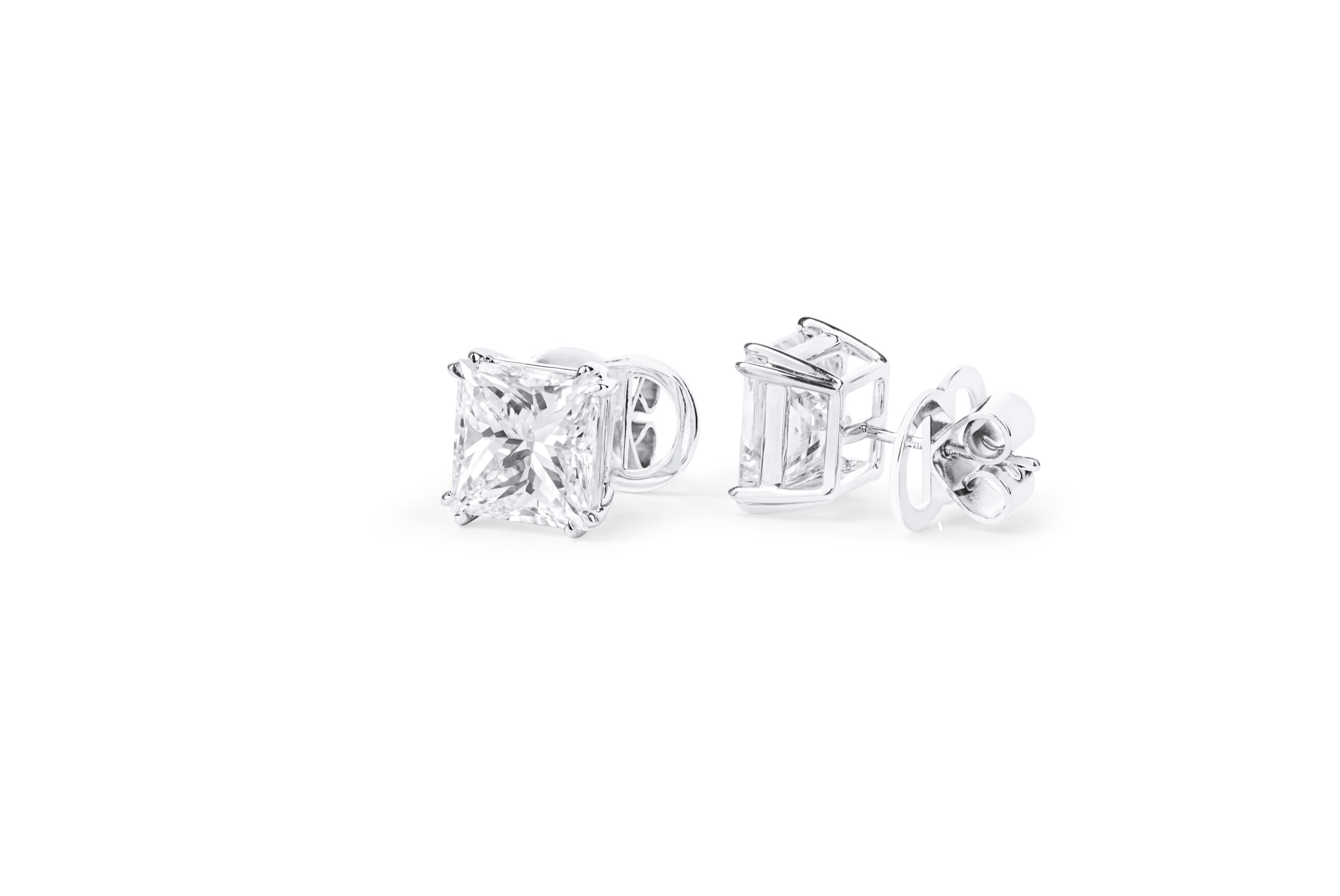 The Truth About 1/4 Carat Diamond Earrings