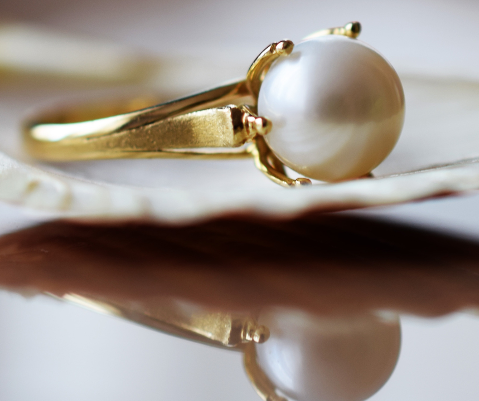Wedding Ring With Pearl