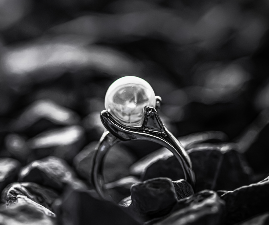 Wedding Ring With Pearl