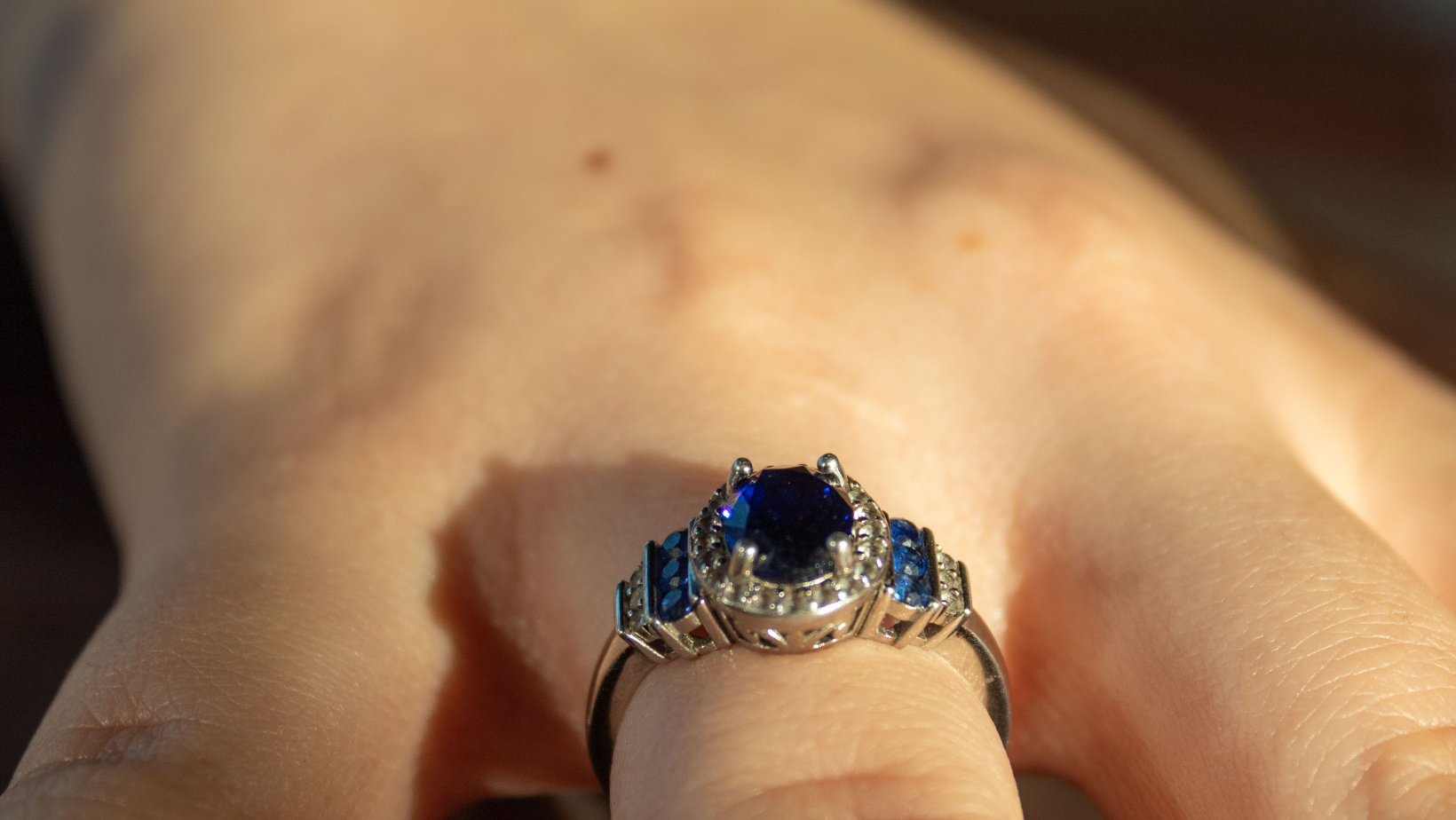 Square Sapphire Ring: A Timeless Piece Of Jewellery
