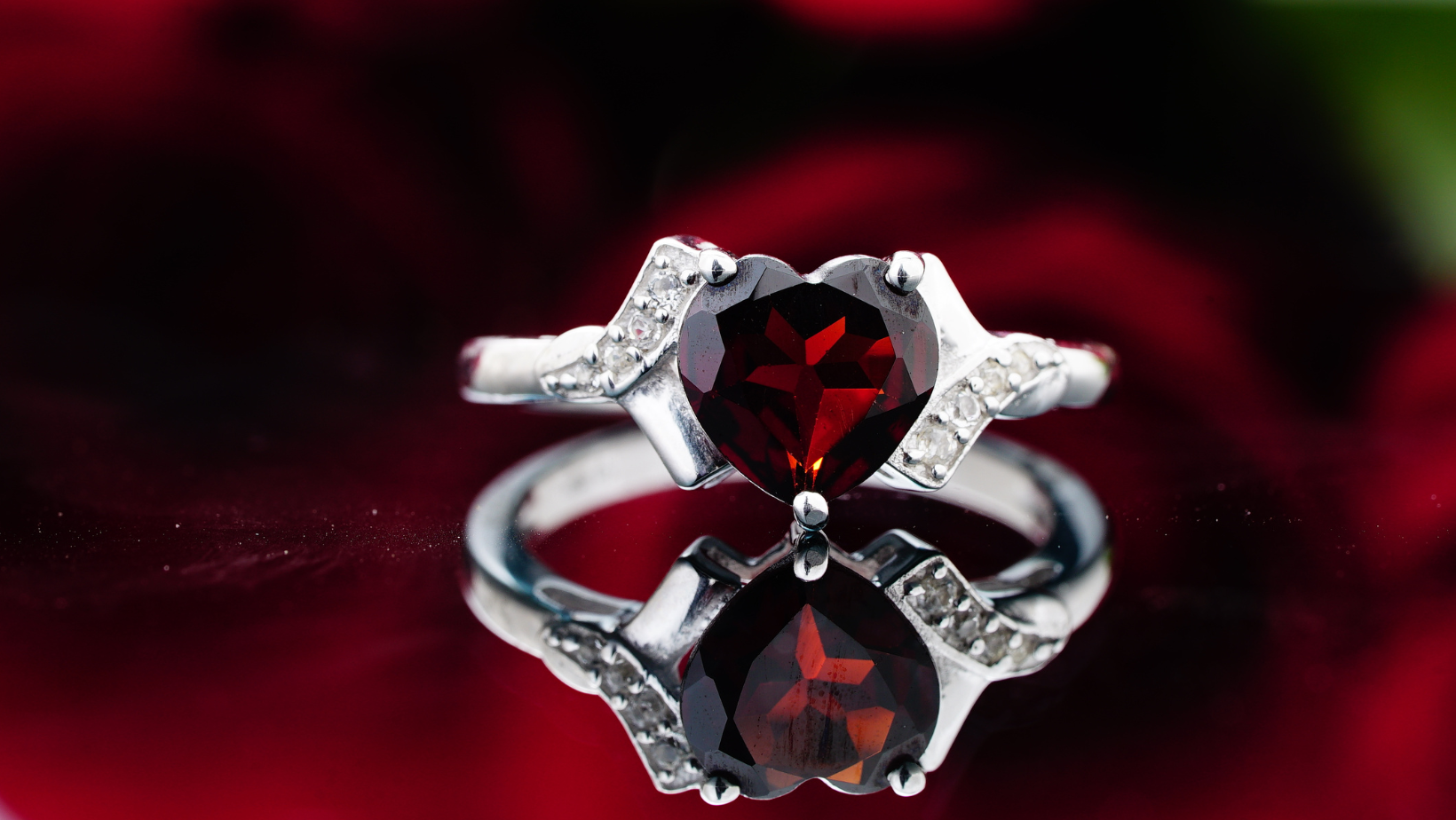 The Majestic Ruby Signet Ring: A Timeless Symbol Of Power And Style