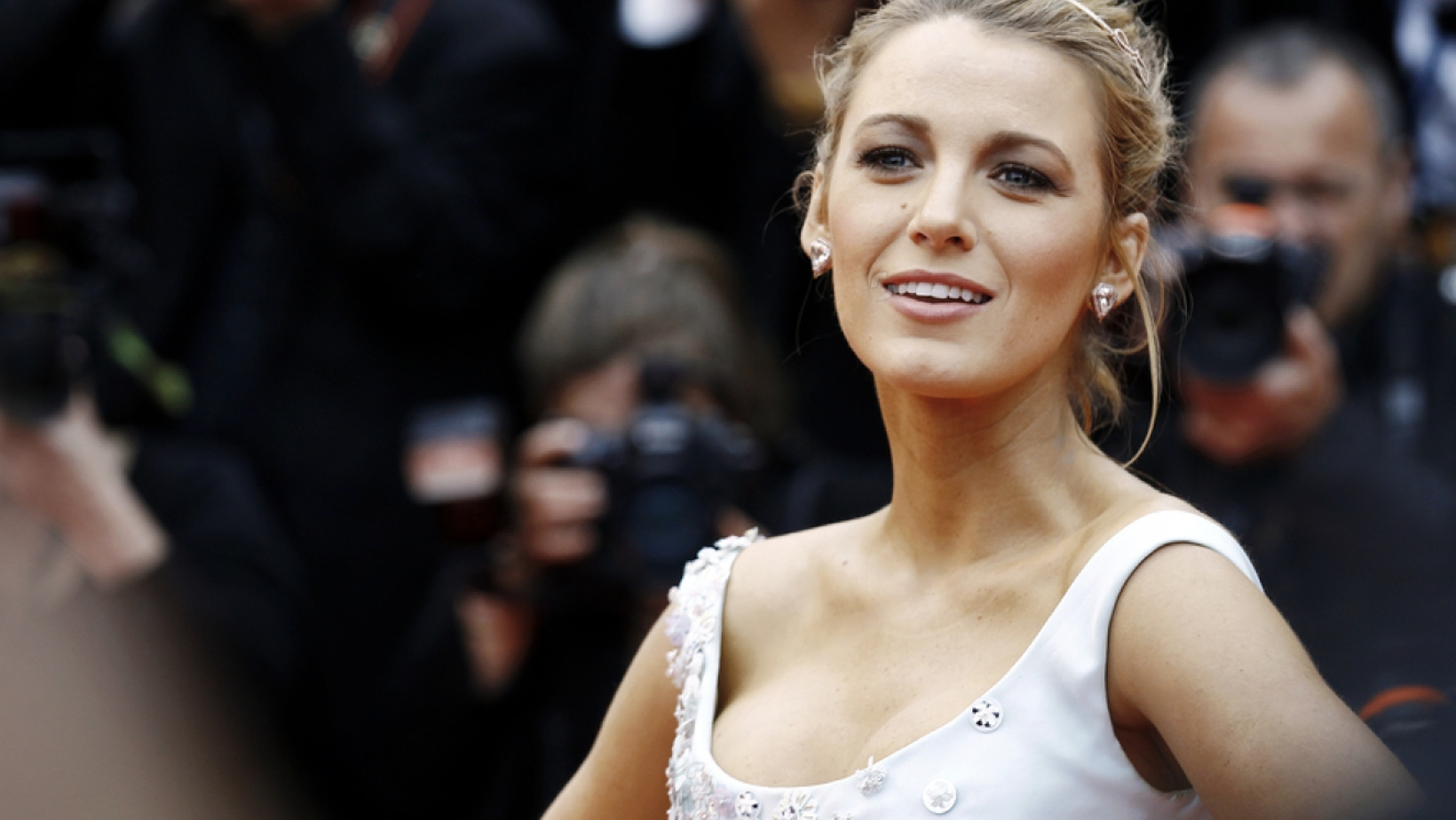 The Shocking Truth About Blake Lively’s Engagement Ring– The $2M Ring Everybody’s Buzzing About